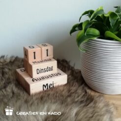 eeuwigdurende houten kalender