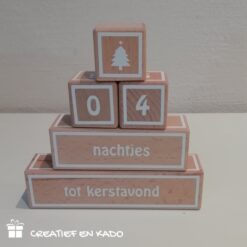 houten blokken piramide kerstavond